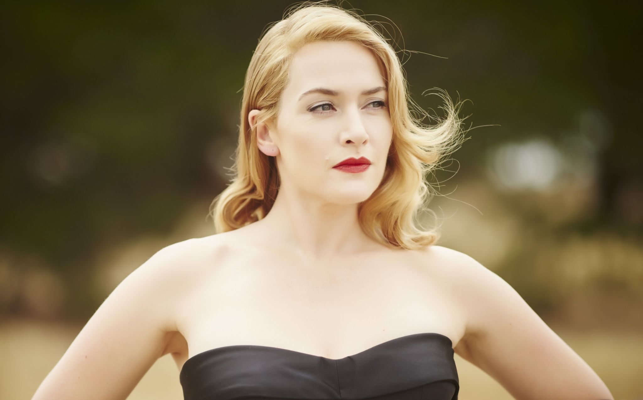 Kate-Winslet-in-The-Dressmaker-strapless-black-dress