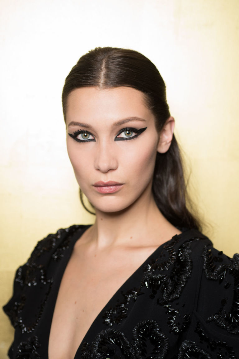 gallery-1467843667-dior-haute-couture-collection-f-w-2016-2017-bella-hadid