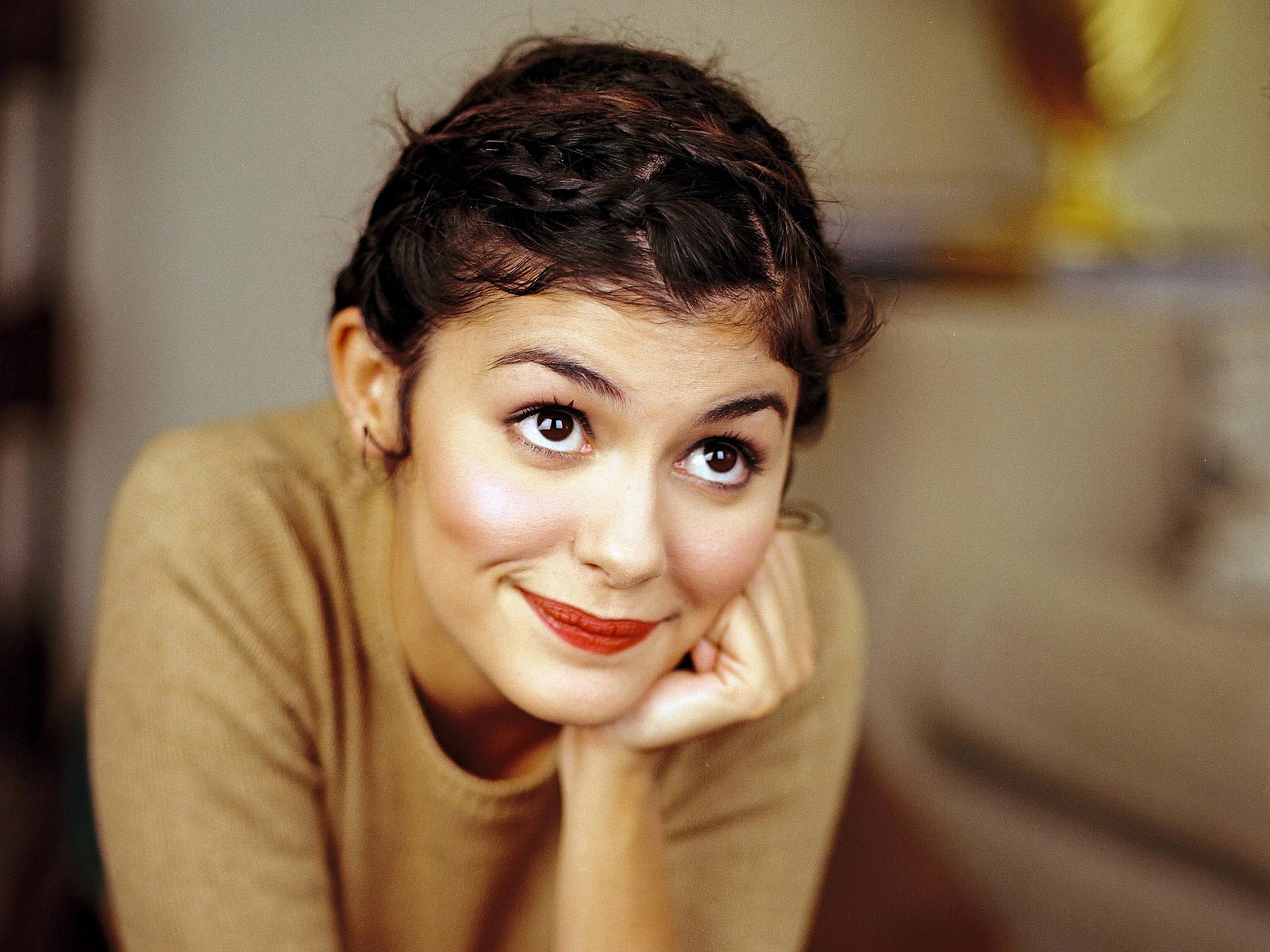 audrey-tautou-wallpaper-2