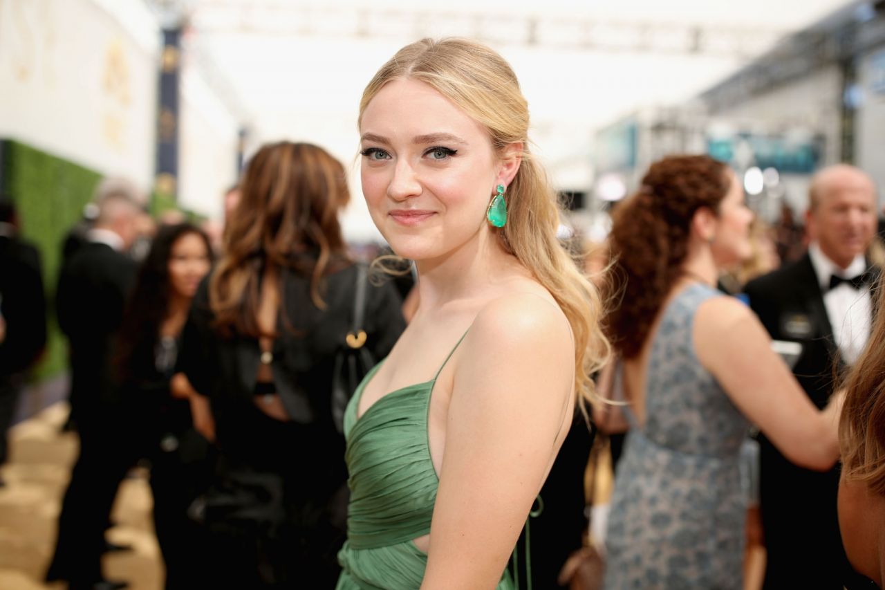 Dakota Fanning makeup