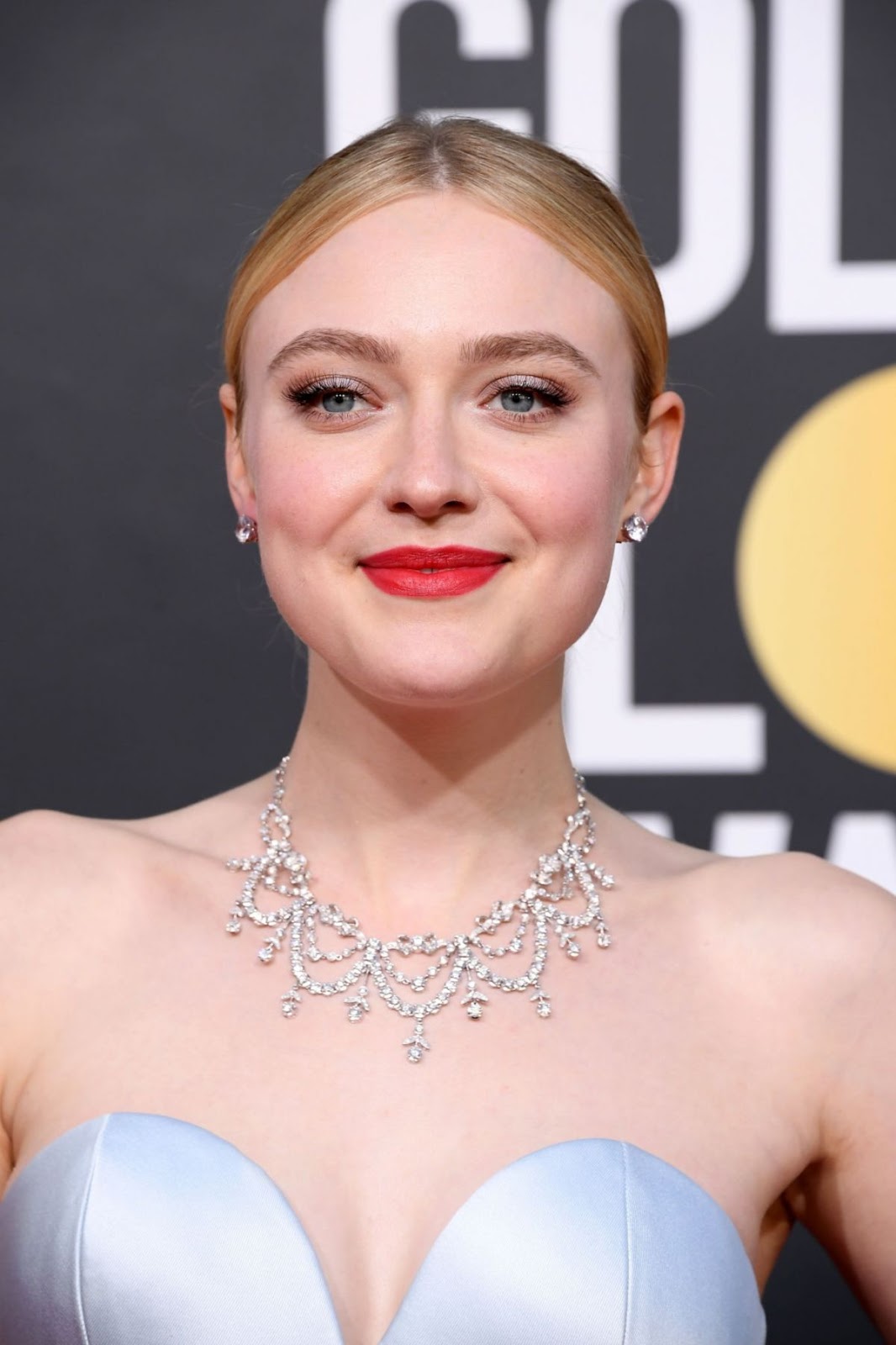 Dakota Fanning makeup