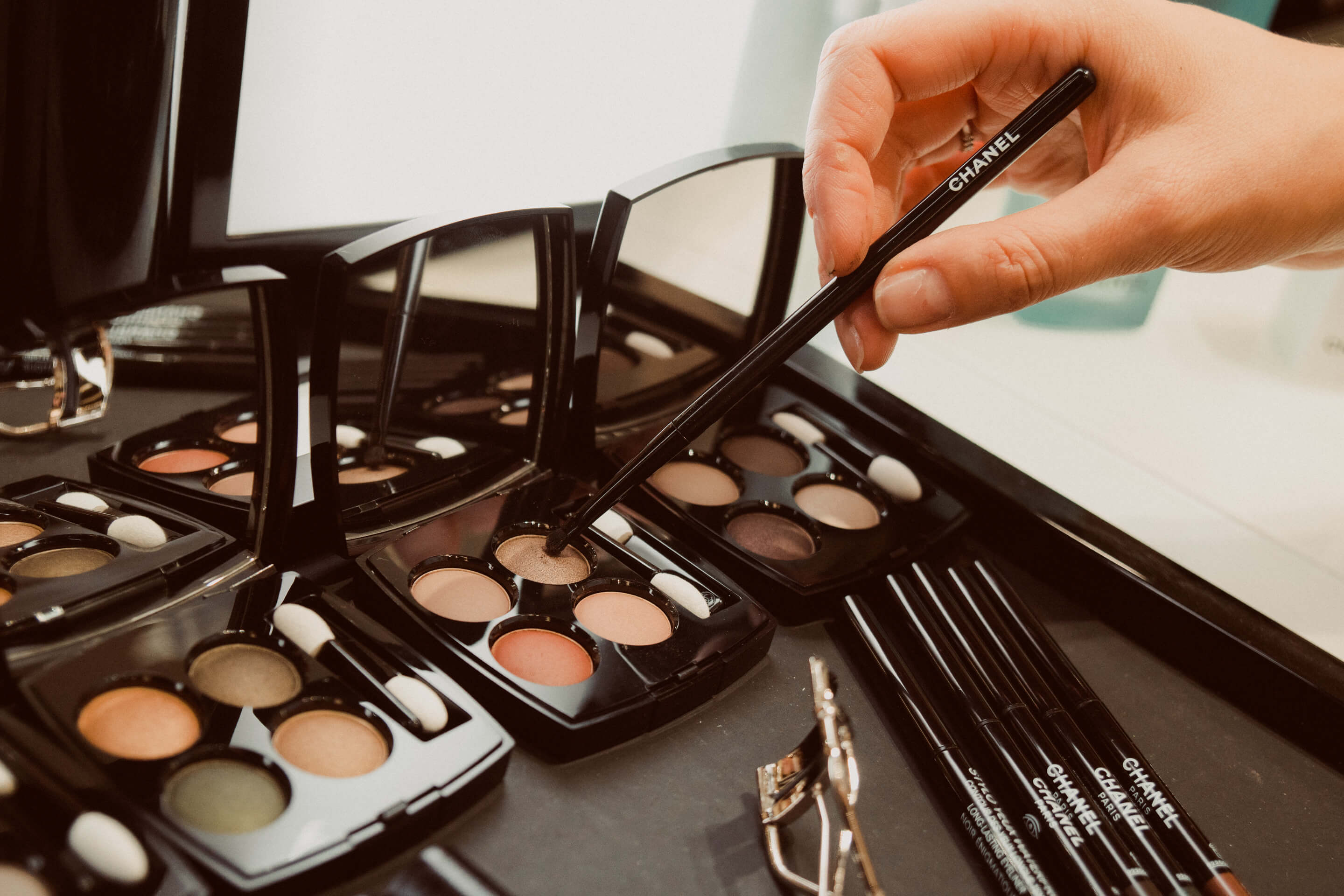 The Italian Rêve – The New Eye Collection by Chanel: Blurry is The New  Smokey – Makeup