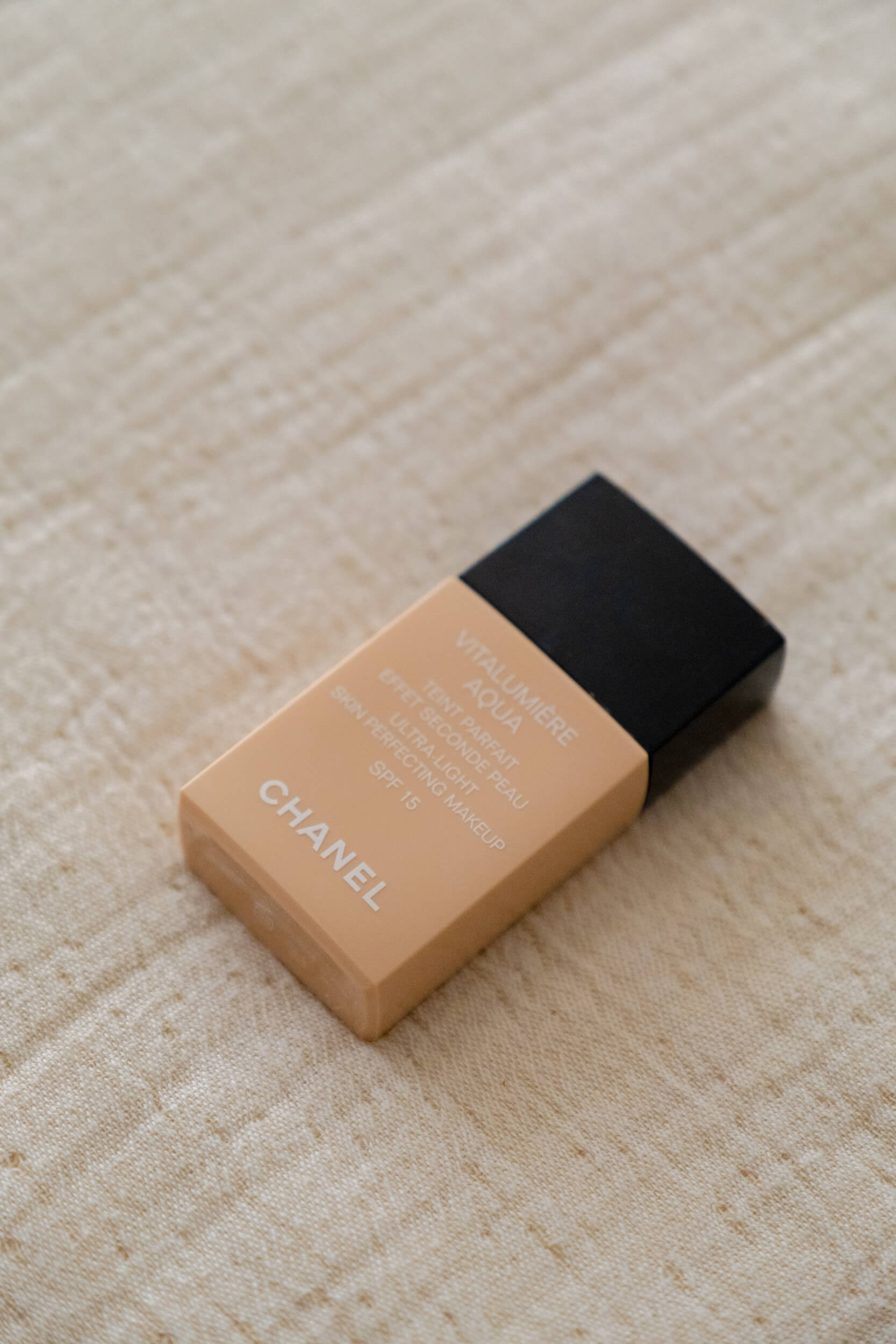 Make Peace with Yourself :): Chanel Vitalumiere Aqua Foundation